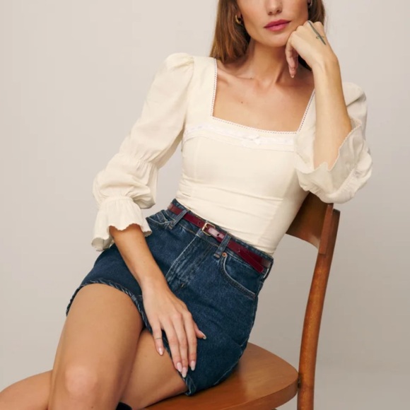 Reformation | Amalie Top - Picture 2 of 10